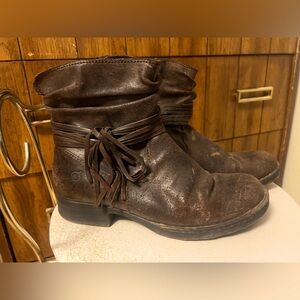 Born Brown Strappy Leather Fringe Ankle Boots Women's sz 8.5
Nordstrom‘s